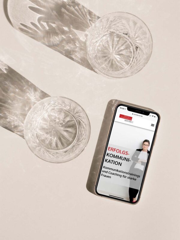 carina-tenzer-smartphone
