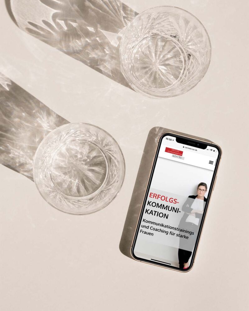 carina-tenzer-smartphone